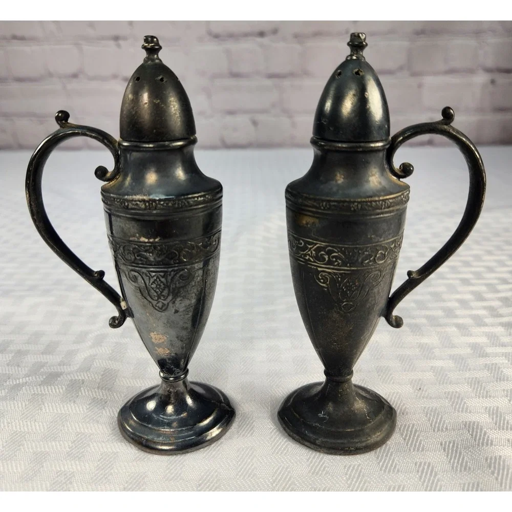 BENEDICT PROCTOR SILVER PLATE SALT & PEPPER SHAKERS BP Co #23 Vintage